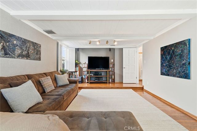 4963 Haskell, Encino, CA 91436
