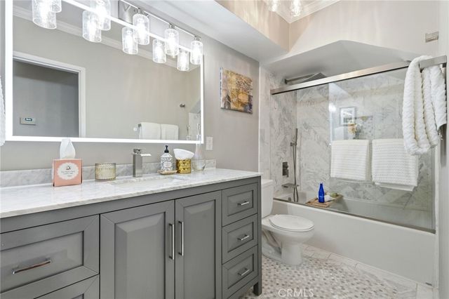 4963 Haskell, Encino, CA 91436