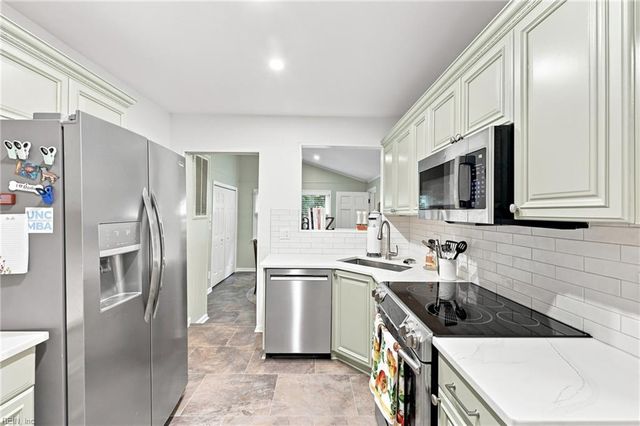 1044 S Lexan CRES, Norfolk, VA 23508