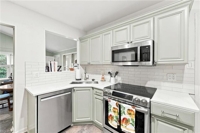 1044 S Lexan CRES, Norfolk, VA 23508