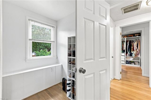 1044 S Lexan CRES, Norfolk, VA 23508