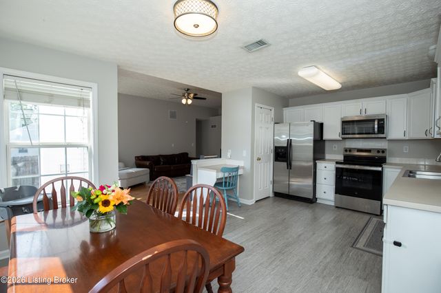 4909 Middlesex Dr, Louisville, KY 40245