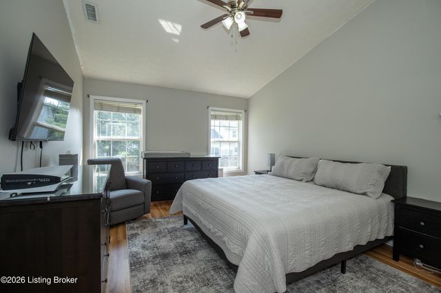 4909 Middlesex Dr, Louisville, KY 40245