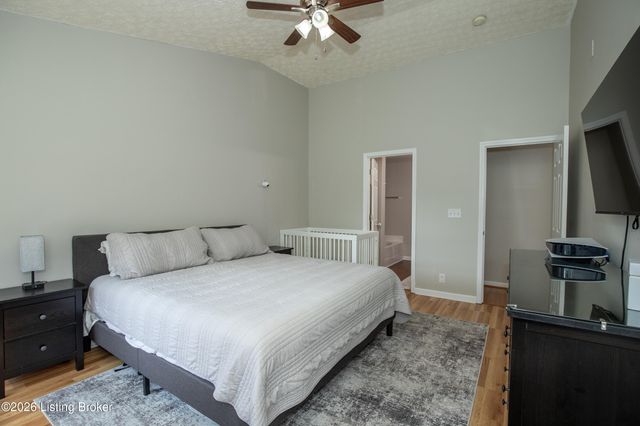 4909 Middlesex Dr, Louisville, KY 40245