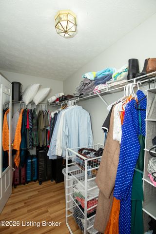 4909 Middlesex Dr, Louisville, KY 40245