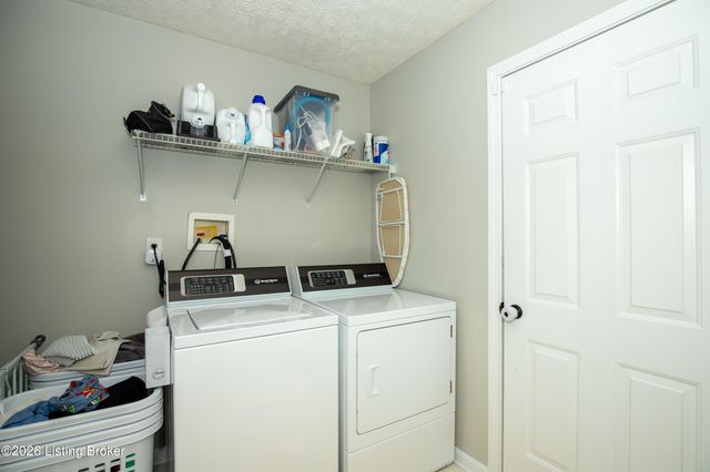4909 Middlesex Dr, Louisville, KY 40245