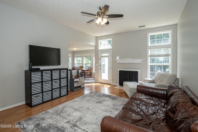 4909 Middlesex Dr, Louisville, KY 40245