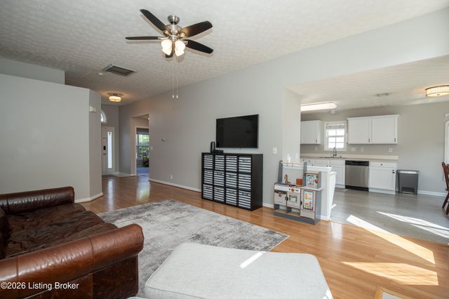 4909 Middlesex Dr, Louisville, KY 40245