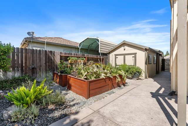 351 Ruess Rd, Ripon, CA 95366
