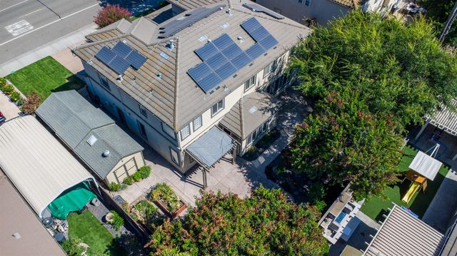 351 Ruess Rd, Ripon, CA 95366