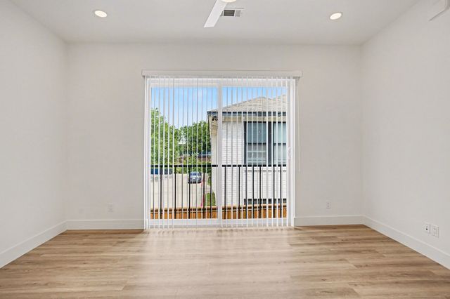 2217 N Fitzhugh Avenue 206, Dallas, TX 75204