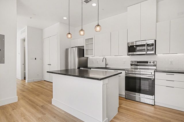 2217 N Fitzhugh Avenue 206, Dallas, TX 75204