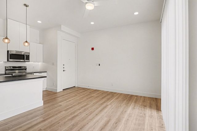 2217 N Fitzhugh Avenue 206, Dallas, TX 75204