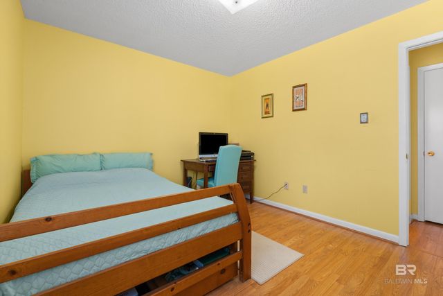 23157 Oak Street, Robertsdale, AL 36567