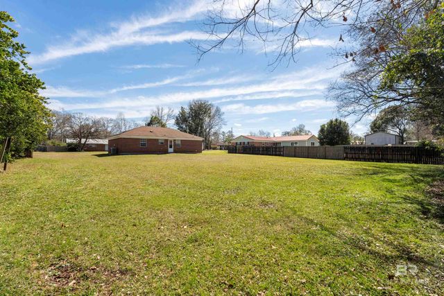 23157 Oak Street, Robertsdale, AL 36567