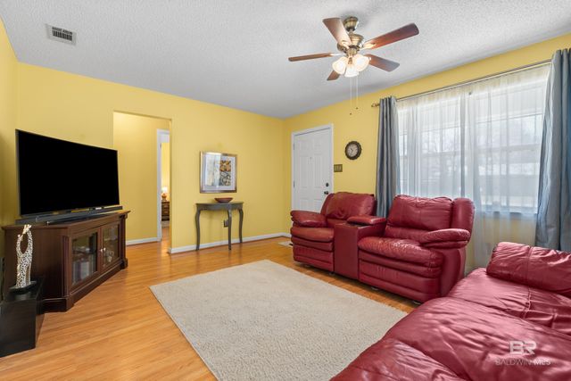 23157 Oak Street, Robertsdale, AL 36567