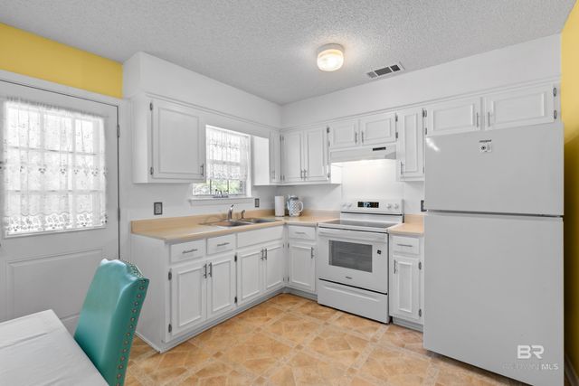 23157 Oak Street, Robertsdale, AL 36567