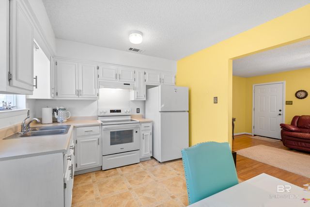 23157 Oak Street, Robertsdale, AL 36567