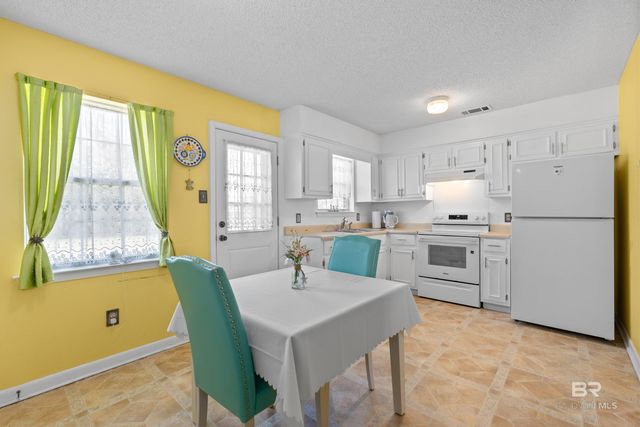 23157 Oak Street, Robertsdale, AL 36567