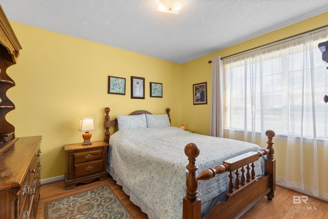 23157 Oak Street, Robertsdale, AL 36567