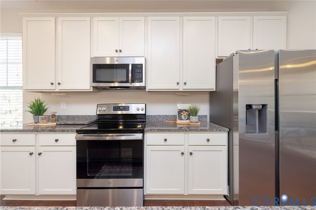 17633 Memorial Tournament Dr, Moseley, VA 23120