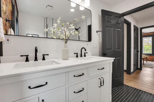 1010 Bruck Street, Columbus, OH 43206