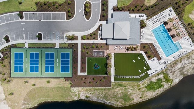 285 HOLLY BANK AVENUE, Nokomis, FL 34275