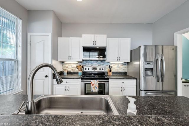 905 Wyden DR, Virginia Beach, VA 23462