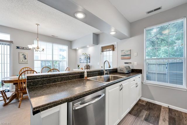 905 Wyden DR, Virginia Beach, VA 23462
