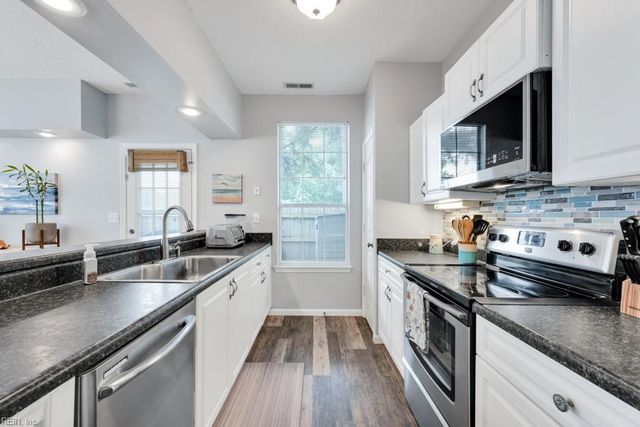 905 Wyden DR, Virginia Beach, VA 23462