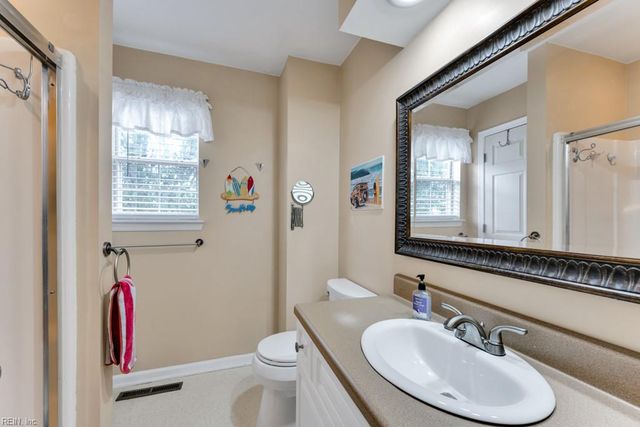905 Wyden DR, Virginia Beach, VA 23462