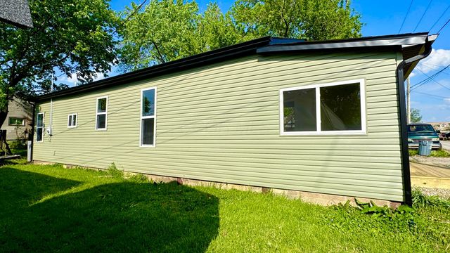 54 4th Street, Buckeye Lake, OH 43008
