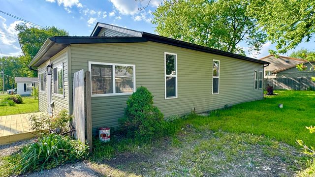 54 4th Street, Buckeye Lake, OH 43008