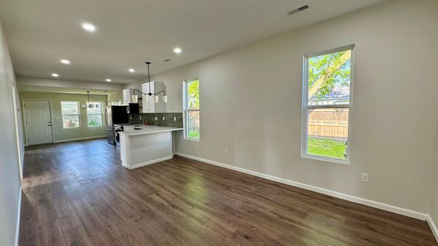 54 4th Street, Buckeye Lake, OH 43008