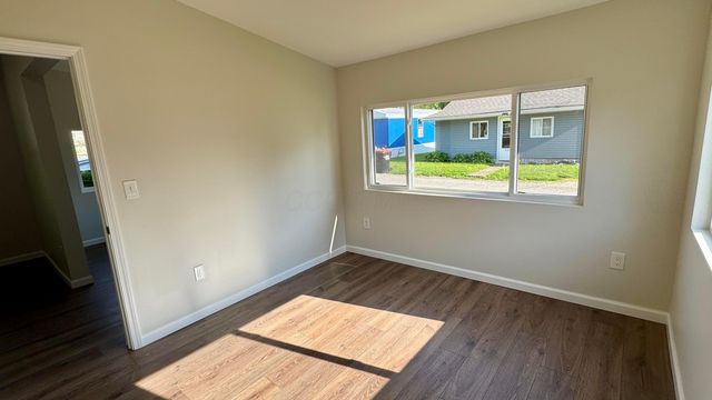 54 4th Street, Buckeye Lake, OH 43008