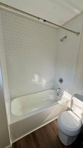 54 4th Street, Buckeye Lake, OH 43008