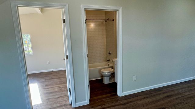 54 4th Street, Buckeye Lake, OH 43008
