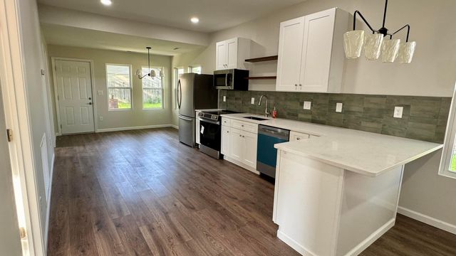 54 4th Street, Buckeye Lake, OH 43008
