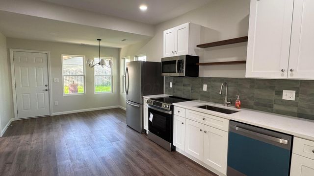 54 4th Street, Buckeye Lake, OH 43008
