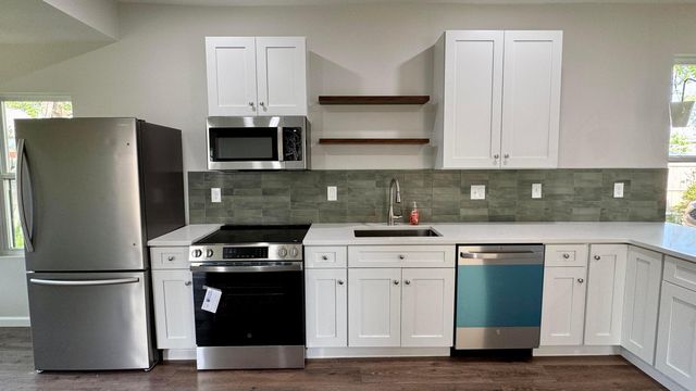 54 4th Street, Buckeye Lake, OH 43008