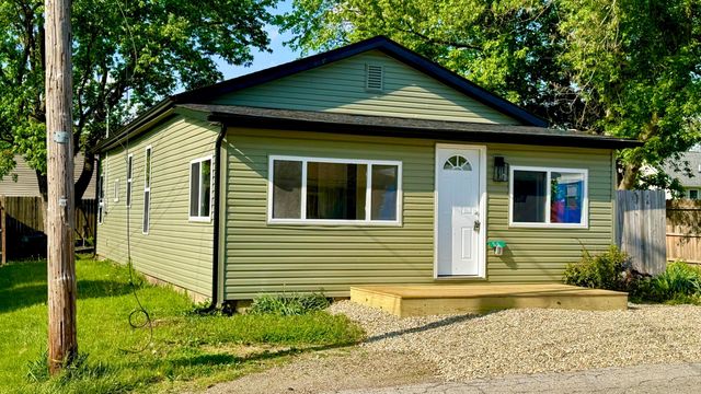 54 4th Street, Buckeye Lake, OH 43008
