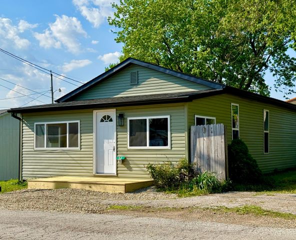 54 4th Street, Buckeye Lake, OH 43008