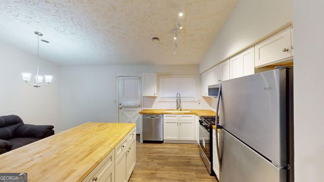 42 Skylark Lane, Jonesboro, GA 30238