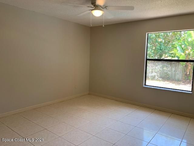 1098 Elmsford Street NW, Palm Bay, FL 32907