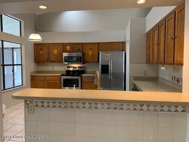 1098 Elmsford Street NW, Palm Bay, FL 32907