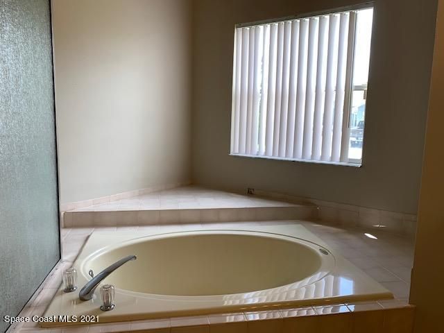1098 Elmsford Street NW, Palm Bay, FL 32907