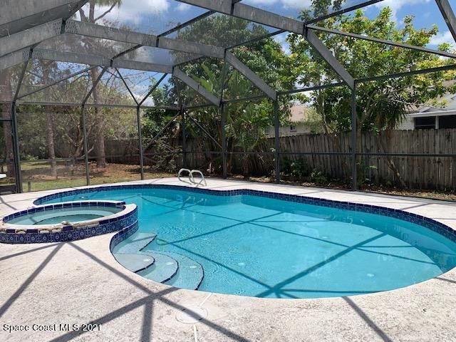 1098 Elmsford Street NW, Palm Bay, FL 32907