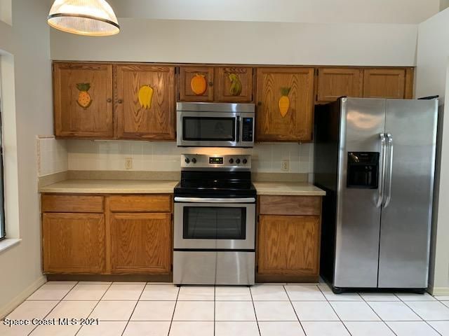 1098 Elmsford Street NW, Palm Bay, FL 32907