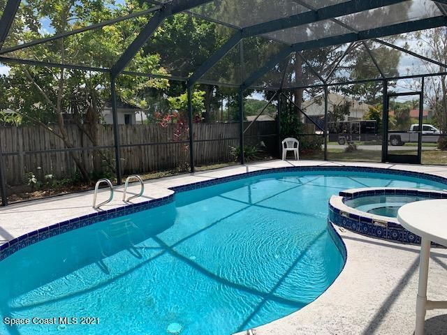 1098 Elmsford Street NW, Palm Bay, FL 32907
