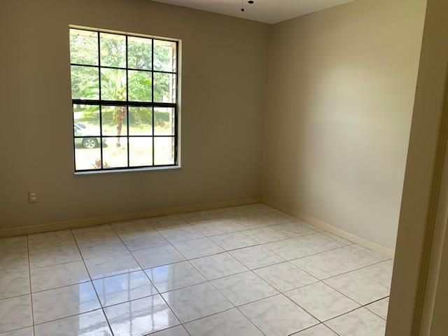 1098 Elmsford Street NW, Palm Bay, FL 32907